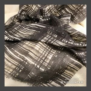 Oversized linen scarf